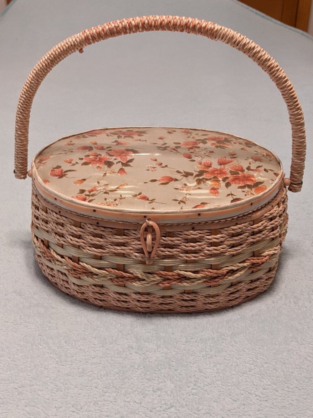 Vtg 60’s Woven Wicker Sewing Basket Japan Pink Floral Tapestry Top Cottagecore